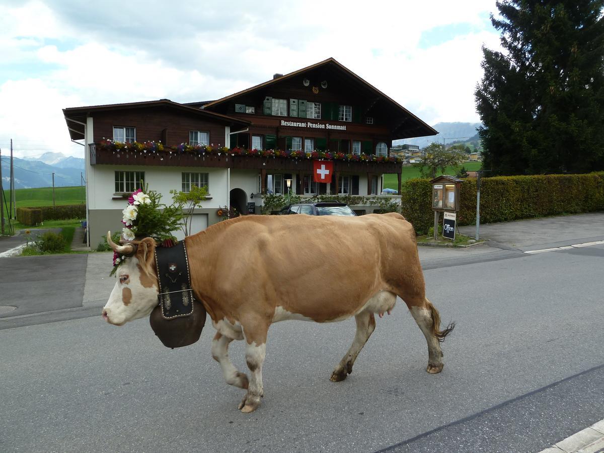 Hotel Restaurant Sunnmatt Aeschi Bei Spiez Exterior photo